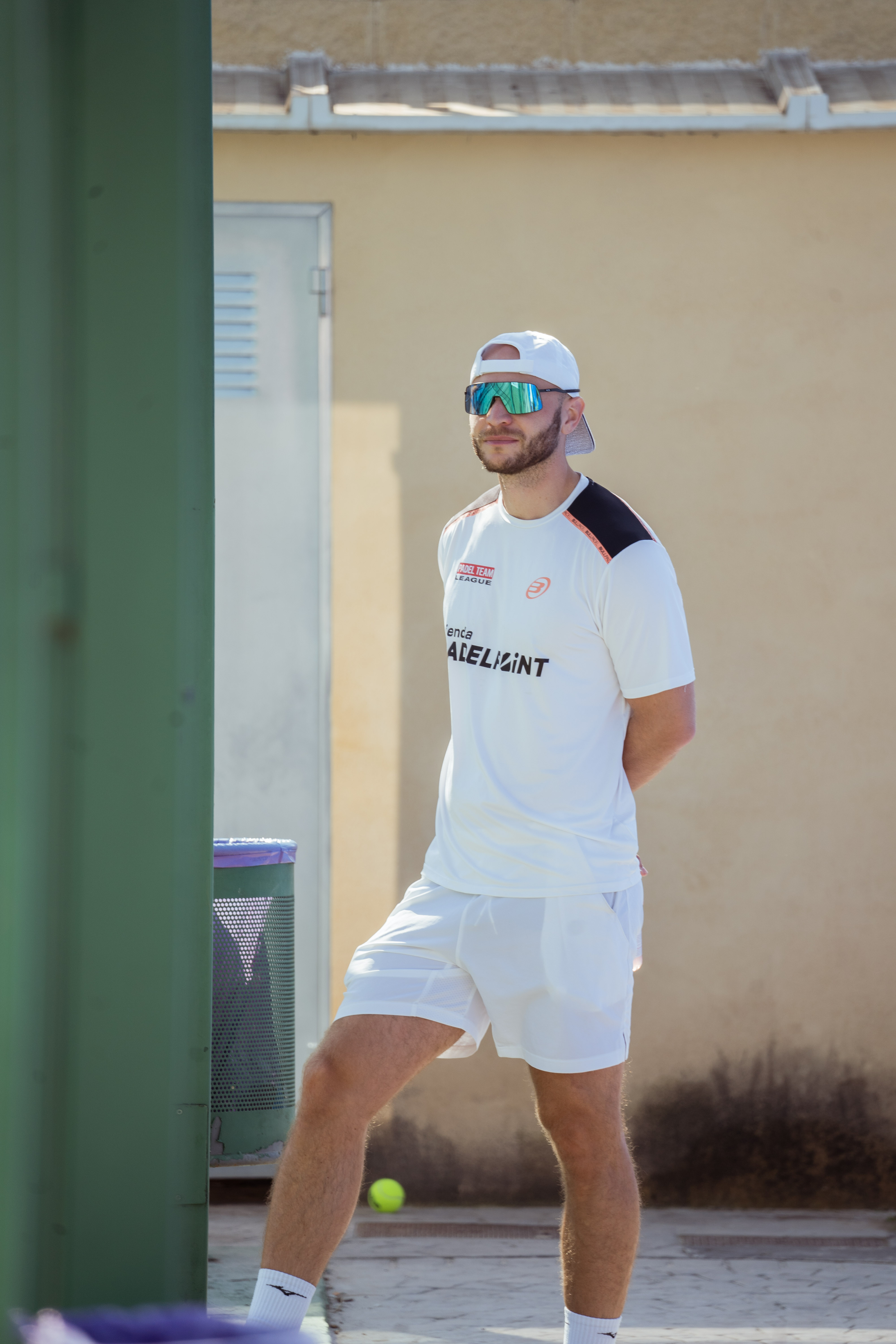 Coach på padelbane